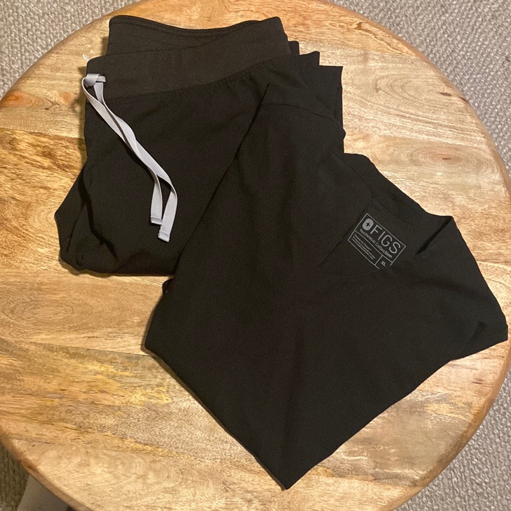 FIGS Casma Three Pocket Scrubs with Livingston Basic Scrub Pants